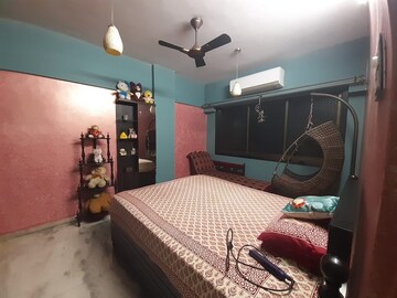 Bedroom in 2 BHK Apartment at Andheri West – for Rent