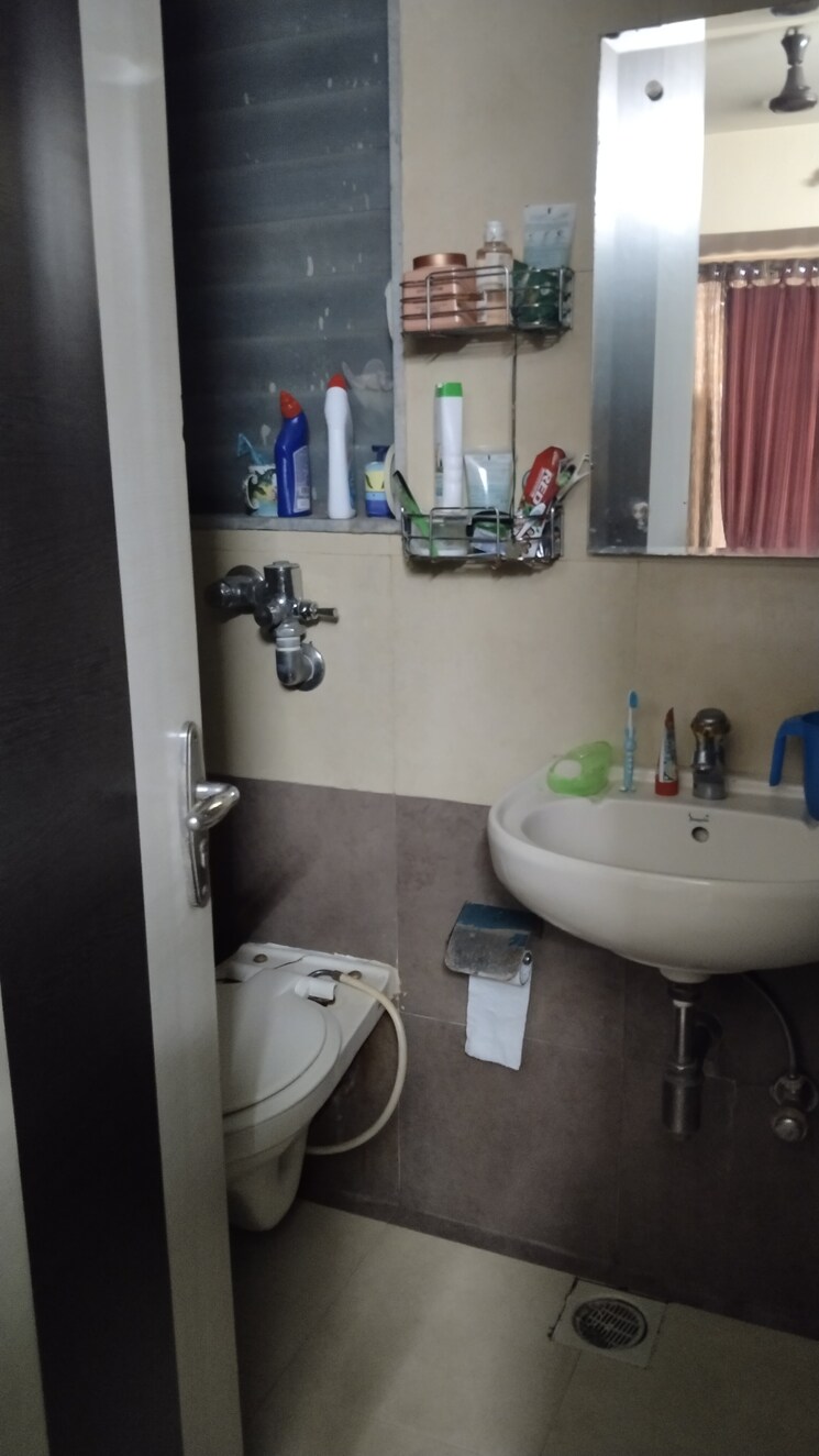 Attached Bathroom, raj-legacy-i 1 Bedroom 600 Sq.Ft. Apartment In Vikhroli West Mumbai 8118578