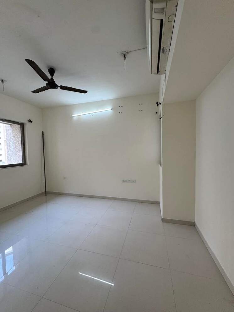 Room, lodha-splendora 3 Bedroom 1124 Sq.Ft. Apartment In Ghodbunder Road Thane 8118672