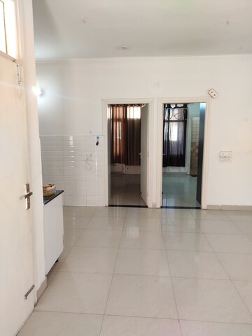 Room in 3 BHK Apartment at Onyxe Paraiso, Patiala Road – for Rent