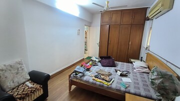 Bedroom in 2 BHK Apartment at Prathamesh Apartment Prabhadevi, Prabhadevi – for Rent