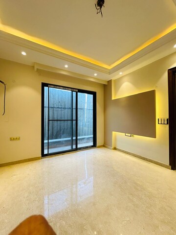 Room in 3.5 BHK Builder Floor at Sushant Lok 3, Sector 57 – for Sale
