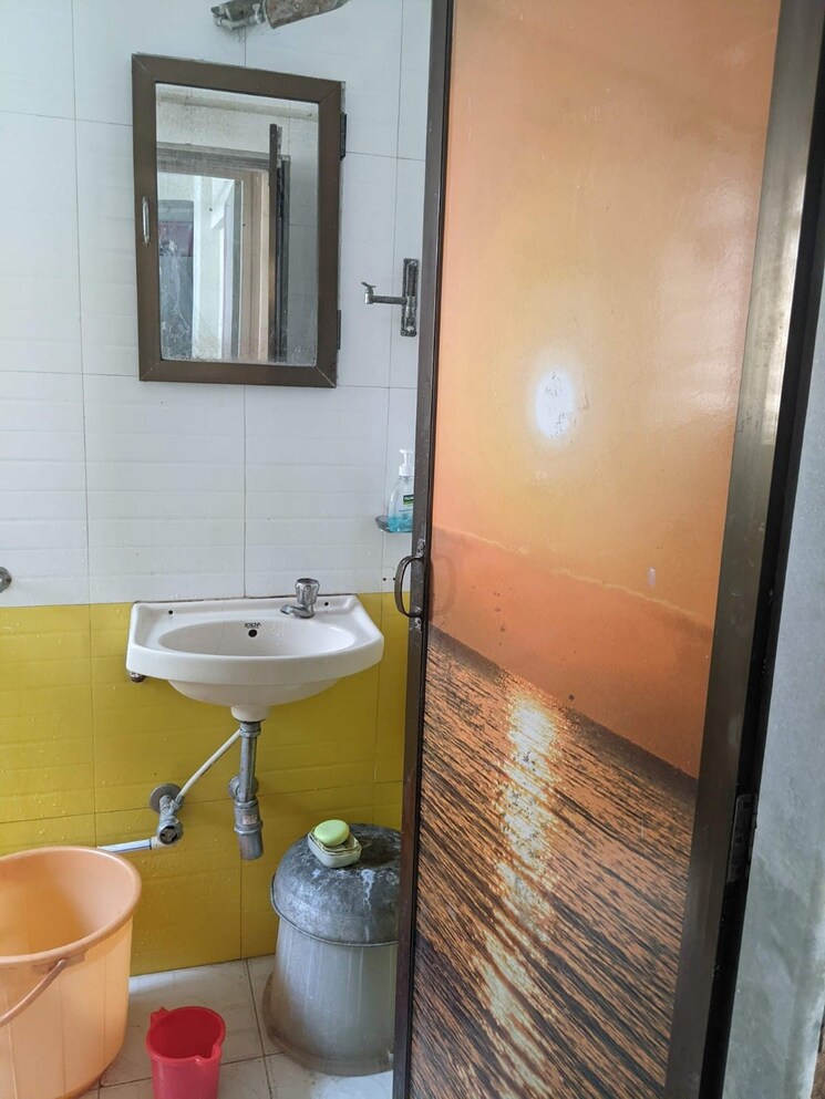 Bathroom, green-fields-apartment 3 Bedroom 1064 Sq.Ft. Apartment In Andheri East Mumbai 8118745