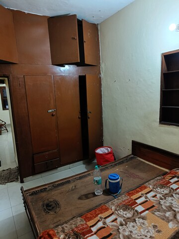 Furnished Amenities in 1 RK Independent House at Sector 43 – for Rent