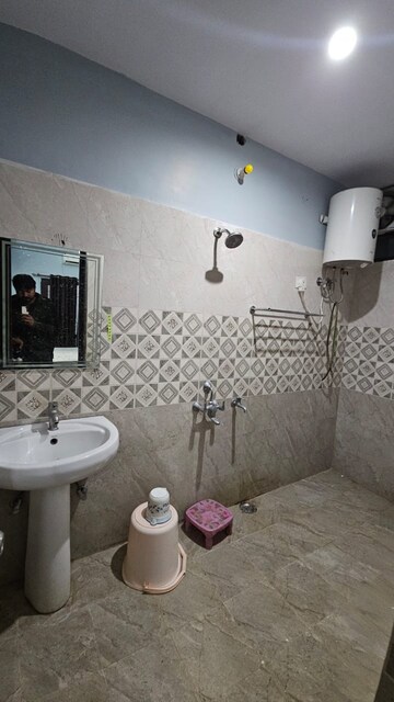 Bathroom in 6+ BHK Independent House at Gomti Nagar – for Rent