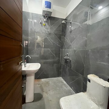 Team Area in 2 BHK Builder Floor at Aerocity – for Rent