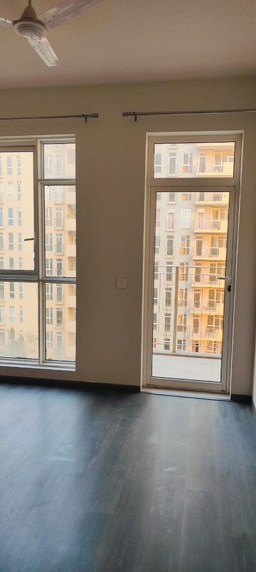 Room in 3 BHK Apartment at Ireo The Corridors, Sector 67a – for Rent
