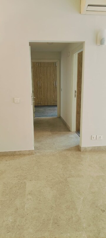 Room in 3 BHK Apartment at Ireo The Corridors, Sector 67a – for Rent