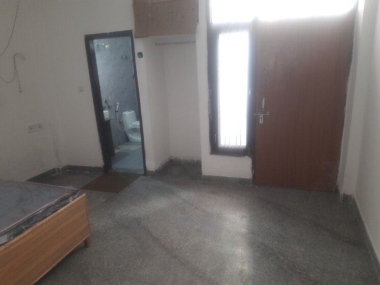 Room, hindon-vihar 2 Bedroom 800 Sq.Ft. Apartment In Sector 49 Noida 8118932