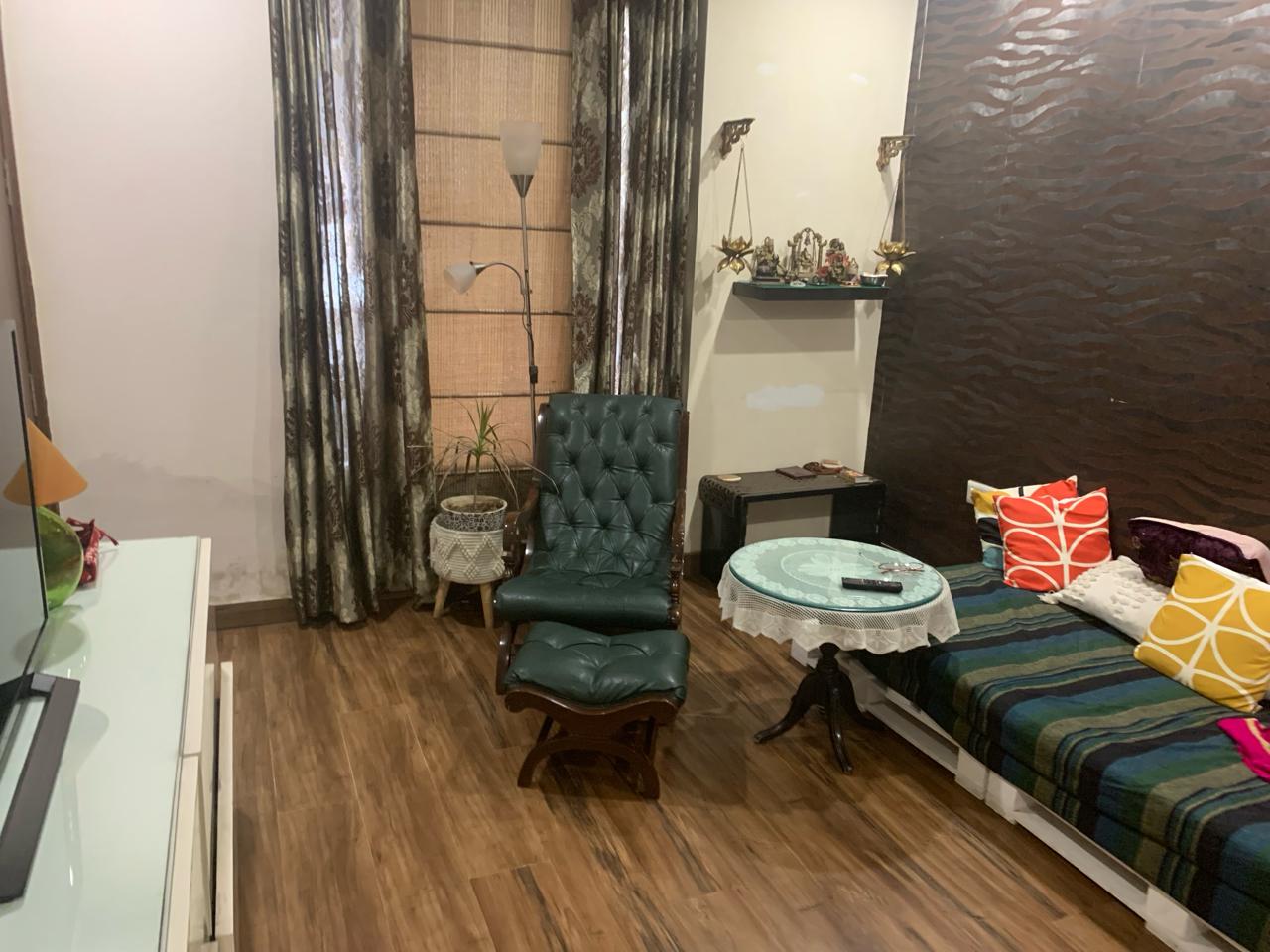 4 BHK + Servant Room 6000 Sq.Ft. Apartment in DLF The Aralias