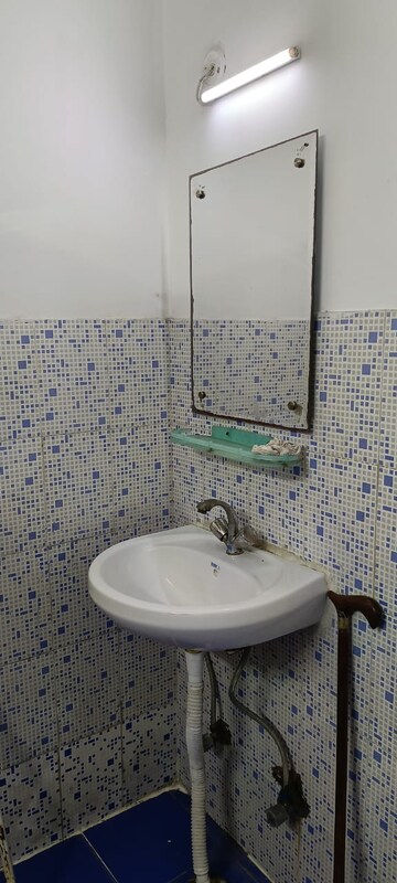 Bathroom in 1 RK Independent House at RWA Apartments Sector 41, Sector 41 – for Rent