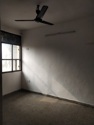 Room in 3.5 BHK Independent House at Sector 82 – for Rent