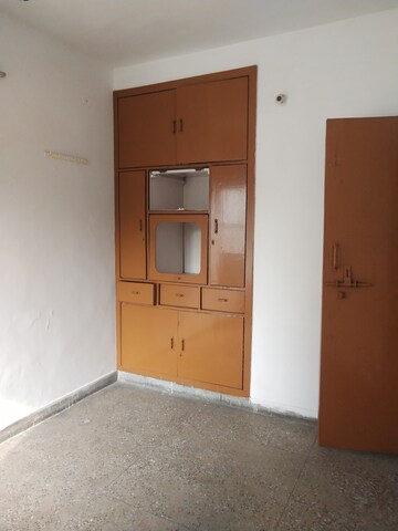 Room in 3.5 BHK Independent House at Sector 82 – for Rent