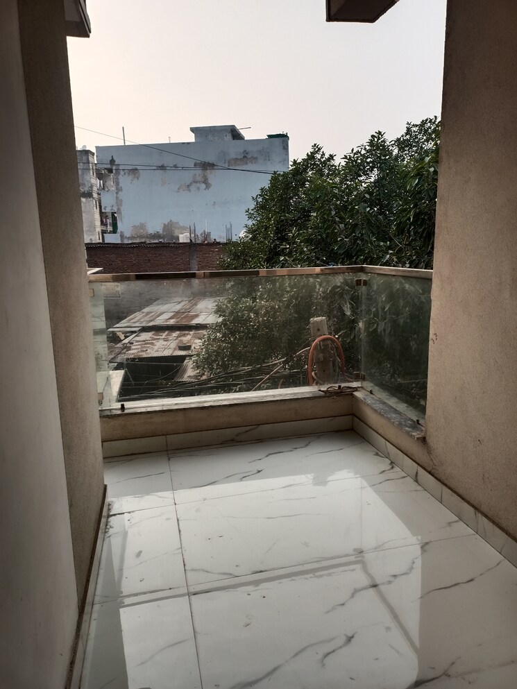 Balcony, chattarpur 3 Bedroom 1200 Sq.Ft. Builder Floor In Chattarpur Delhi 8119011