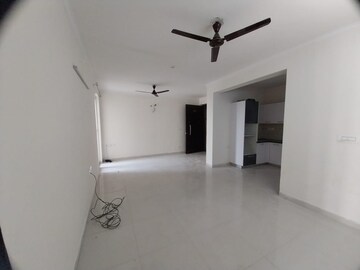 Room in 3 BHK Apartment at Paradigm Business Hermitage Park, Dhakoli Village – for Rent