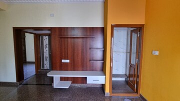 Furnished Amenities in 2 BHK Independent House at Vishweshwaraiah Layout – for Rent