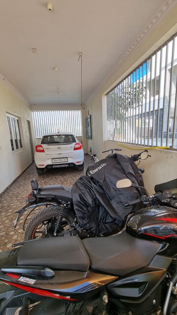 Parking in 2 BHK Independent House at Vishweshwaraiah Layout – for Rent