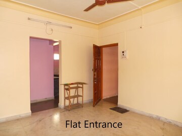 Living Room in 2 BHK Apartment at Yashonandan Apartments, Rambaug Colony – for Rent