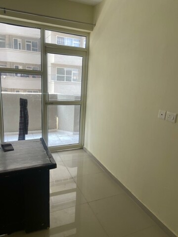 Room in 2 BHK Apartment at Pyramid Elite, Sector 86 – for Rent