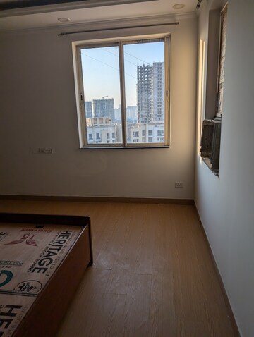 Room in 3 BHK Apartment at Jaypee Green Wish town Klassic, Sector 134 – for Sale
