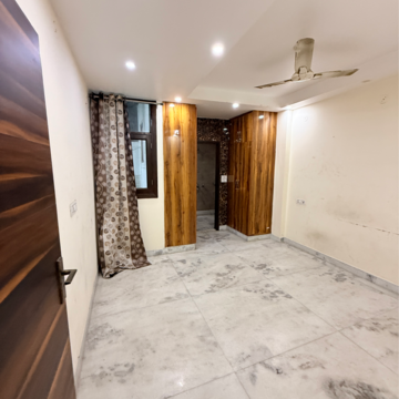 Bedroom in 2 BHK Builder Floor at Sector 105 – for Rent