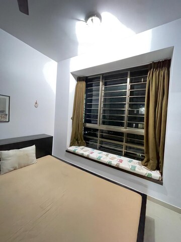 Room in 3 BHK Apartment at Oberoi Realty Exquisite, Goregaon East – for Sale
