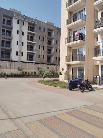 Parking in 2 BHK Apartment at Signature Global Proxima, Sector 89 – for Rent