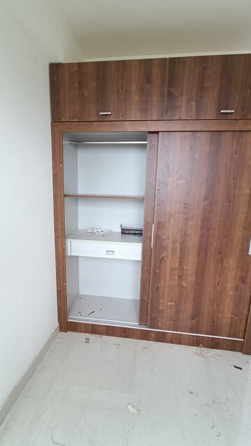 Furnished Amenities in 2 BHK Apartment at Signature Global Proxima, Sector 89 – for Rent