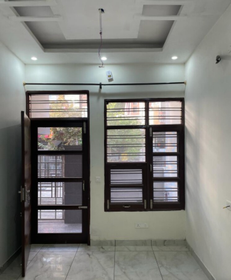Room, ambala highway 3 Bedroom 125 Sq.Yd. Independent House In Ambala Highway Zirakpur 8119319