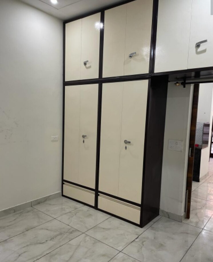 Room, ambala highway 3 Bedroom 125 Sq.Yd. Independent House In Ambala Highway Zirakpur 8119319