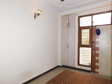 Room in 2 BHK Builder Floor at Vasundhara Sector 11 – for Rent