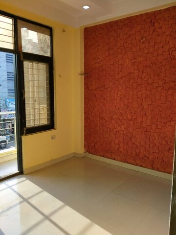 Room in 2 BHK Builder Floor at Vasundhara Sector 11 – for Rent