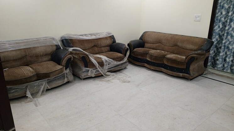  Parking, unitech-cyber-park 3 Bedroom 300 Sq.Ft. Builder Floor In Sector 39 Gurgaon 8119373