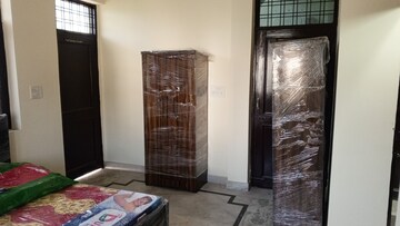 Living Room in 3 BHK Builder Floor at Unitech Cyber Park, Sector 39 – for Rent