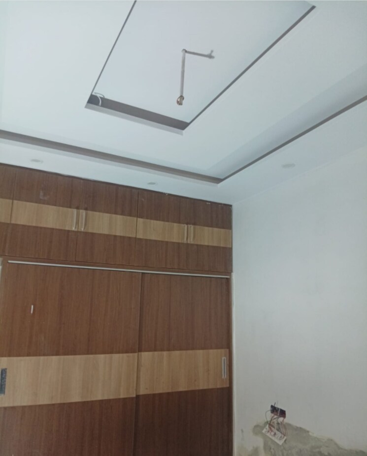 Room, ambala highway 4 Bedroom 135 Sq.Yd. Independent House In Ambala Highway Zirakpur 8119375