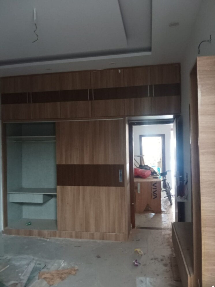 Room, ambala highway 4 Bedroom 200 Sq.Yd. Builder Floor In Ambala Highway Zirakpur 8119394