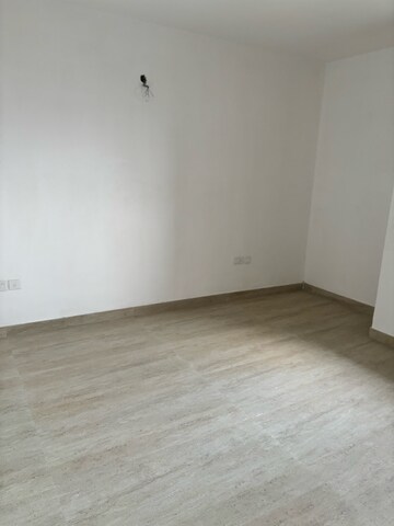 Room in 3 BHK Apartment at Mani Vista, Tollygunge – for Sale