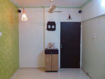 Furnished Amenities in 1 BHK Apartment at Lokhandwala Township Kandivali – for Rent