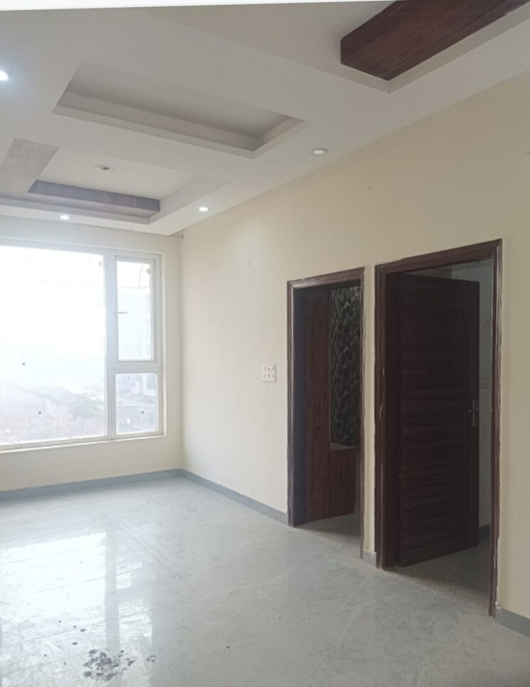 Room, ambala highway 3 Bedroom 900 Sq.Ft. Builder Floor In Ambala Highway Zirakpur 8119431