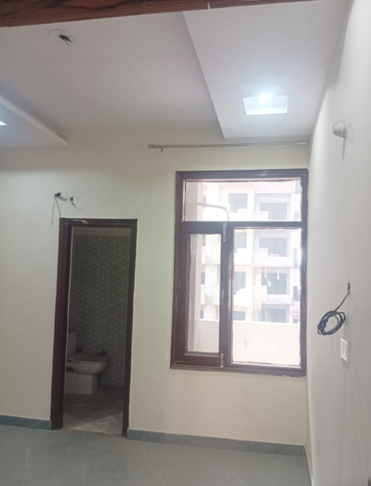 Room, ambala highway 3 Bedroom 900 Sq.Ft. Builder Floor In Ambala Highway Zirakpur 8119431