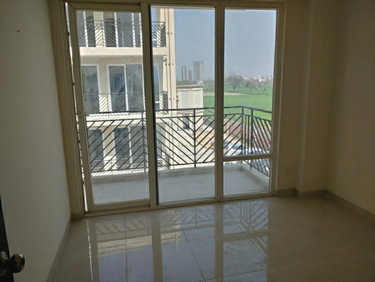 Room, emaar-gurgaon-greens 1 RK 260 Sq.Ft. Apartment In Sector 102 Gurgaon 8119456