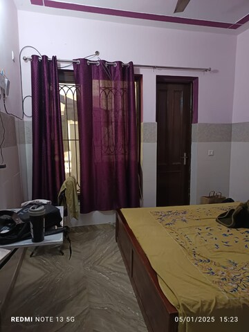 Bedroom in 2 BHK Builder Floor at Ardee City, Sector 52 – for Rent