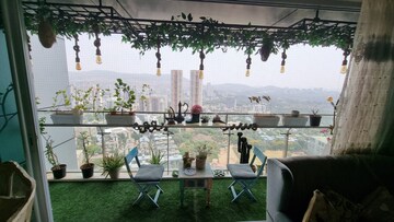 Master Bedroom in 3 BHK Apartment at Oberoi Realty Exquisite, Goregaon East – for Rent