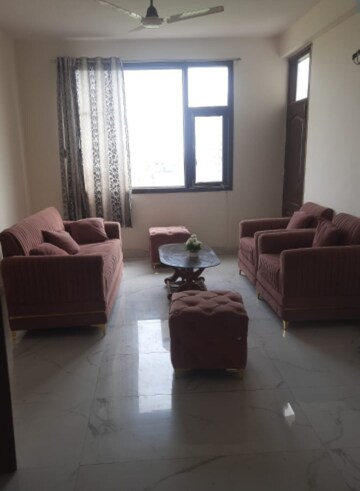 Living Room in 3 BHK Builder Floor at Vip Road – for Rent