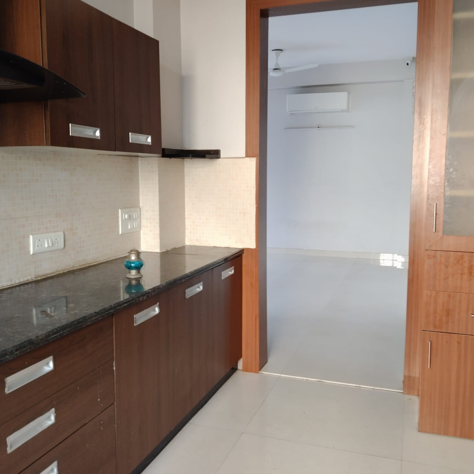 3 BHK + Servant Room 2491 Sq.Ft. Apartment in Unitech The Close North