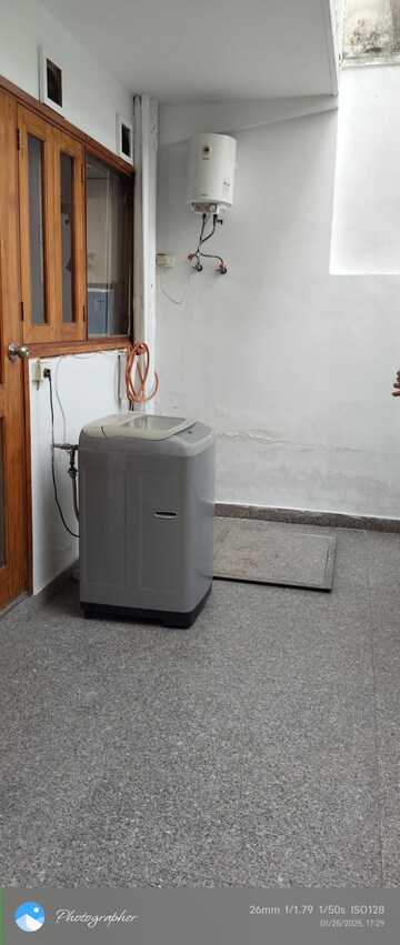 Bathroom in 1 BHK Builder Floor at Sector 23 – for Rent