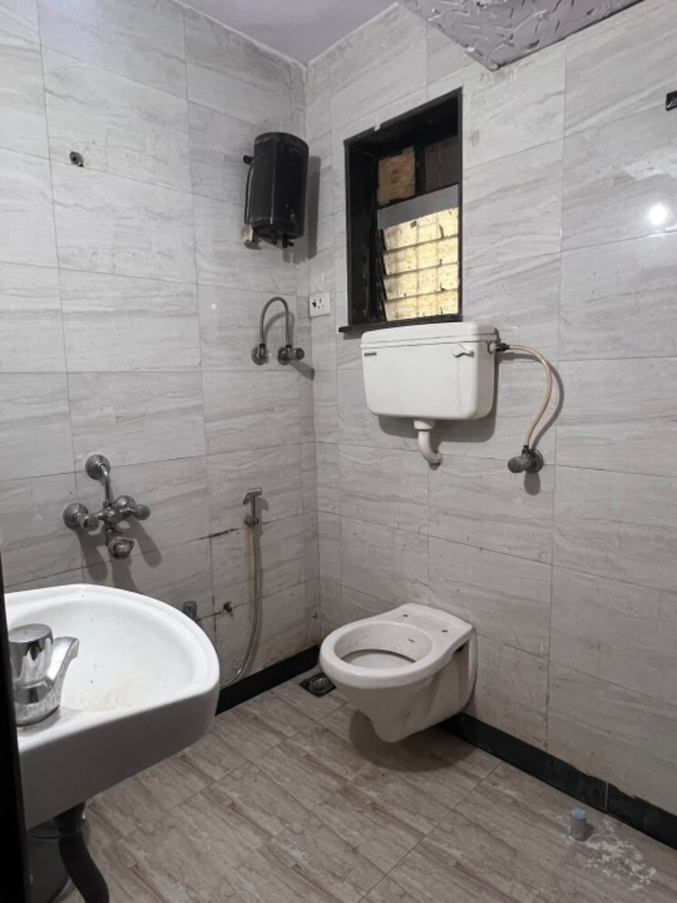 Bathroom, agarwal-vrindavan-gardens 2 Bedroom 755 Sq.Ft. Apartment In Vasai East Palghar 8119497