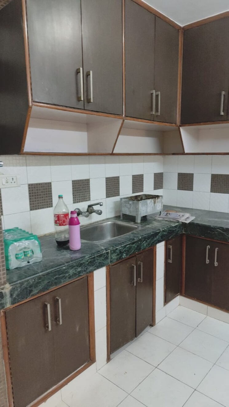 Kitchen, new ashok nagar 2.5 Bedroom 700 Sq.Ft. Builder Floor In New Ashok Nagar Delhi 8119514