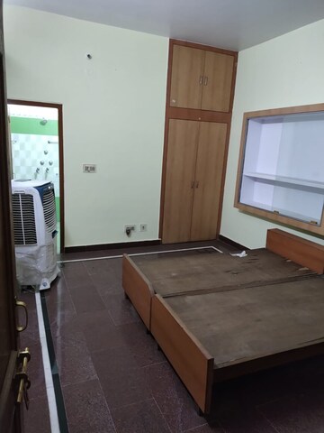 Room in 3 BHK Builder Floor at Indira Nagar – for Rent