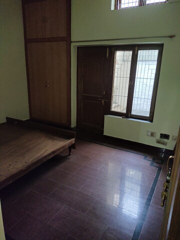 Room in 3 BHK Builder Floor at Indira Nagar – for Rent